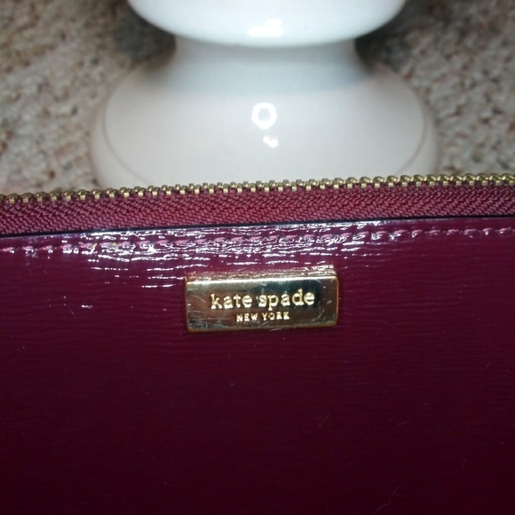 Kate Spade New York Bixby Place Burgundy Patent Leather Zip-Around Wallet - Picture 2 of 11